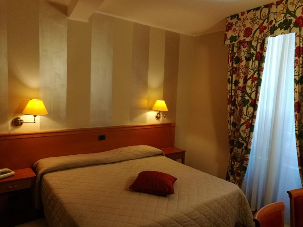 Hotel La Luna Lucca Esterno foto