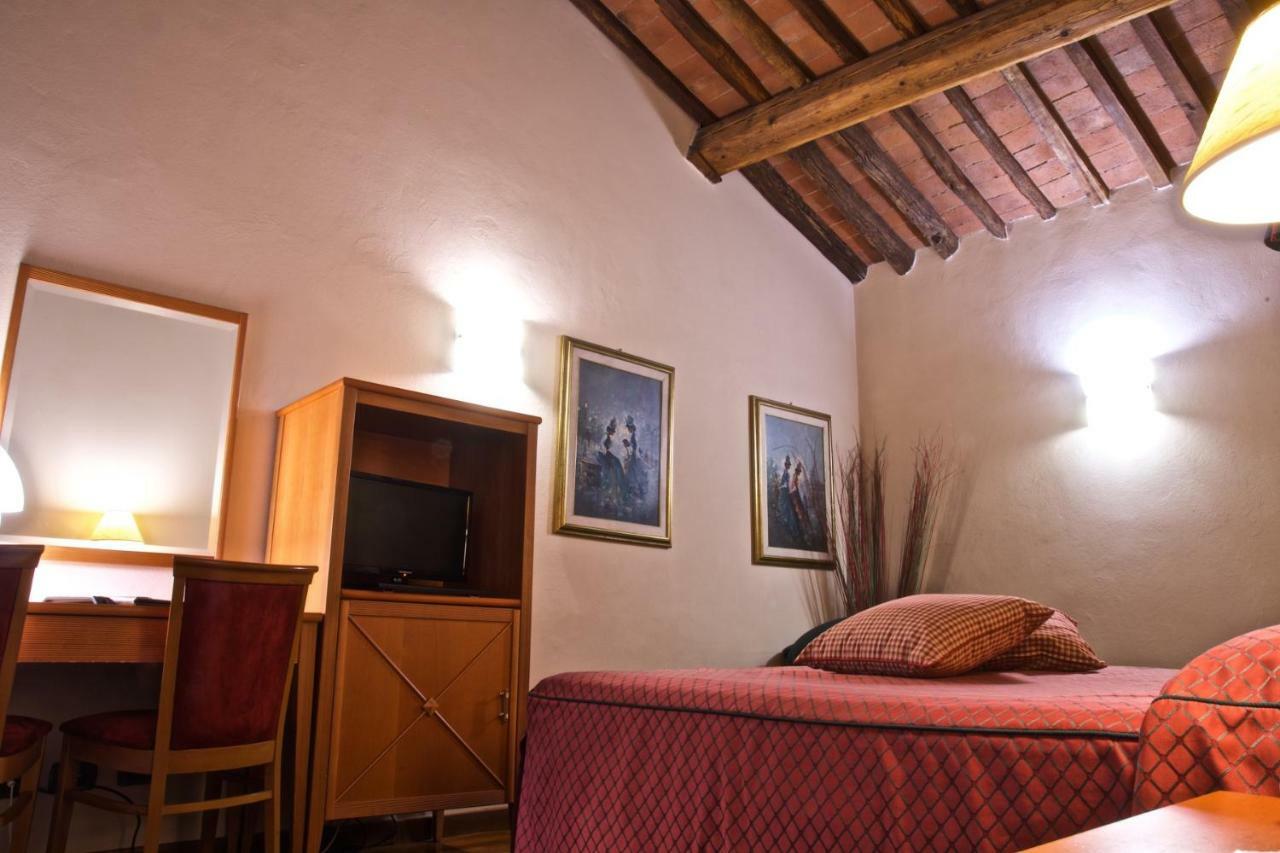Hotel La Luna Lucca Esterno foto