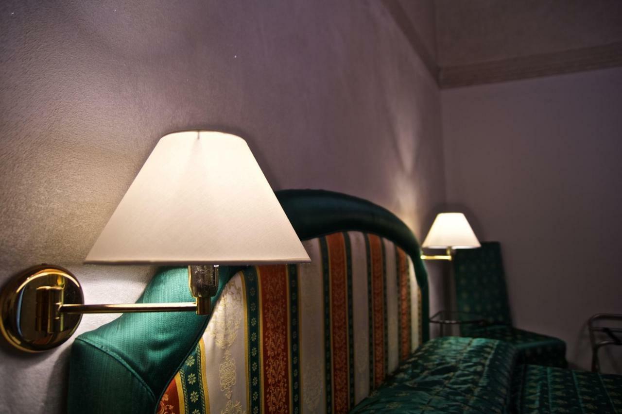 Hotel La Luna Lucca Esterno foto