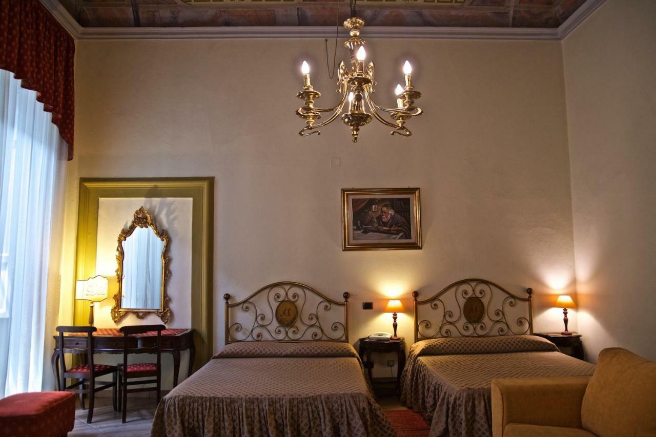 Hotel La Luna Lucca Esterno foto