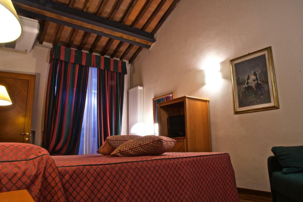 Hotel La Luna Lucca Esterno foto