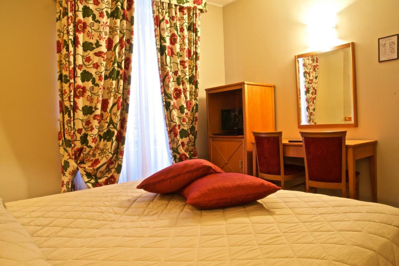 Hotel La Luna Lucca Esterno foto