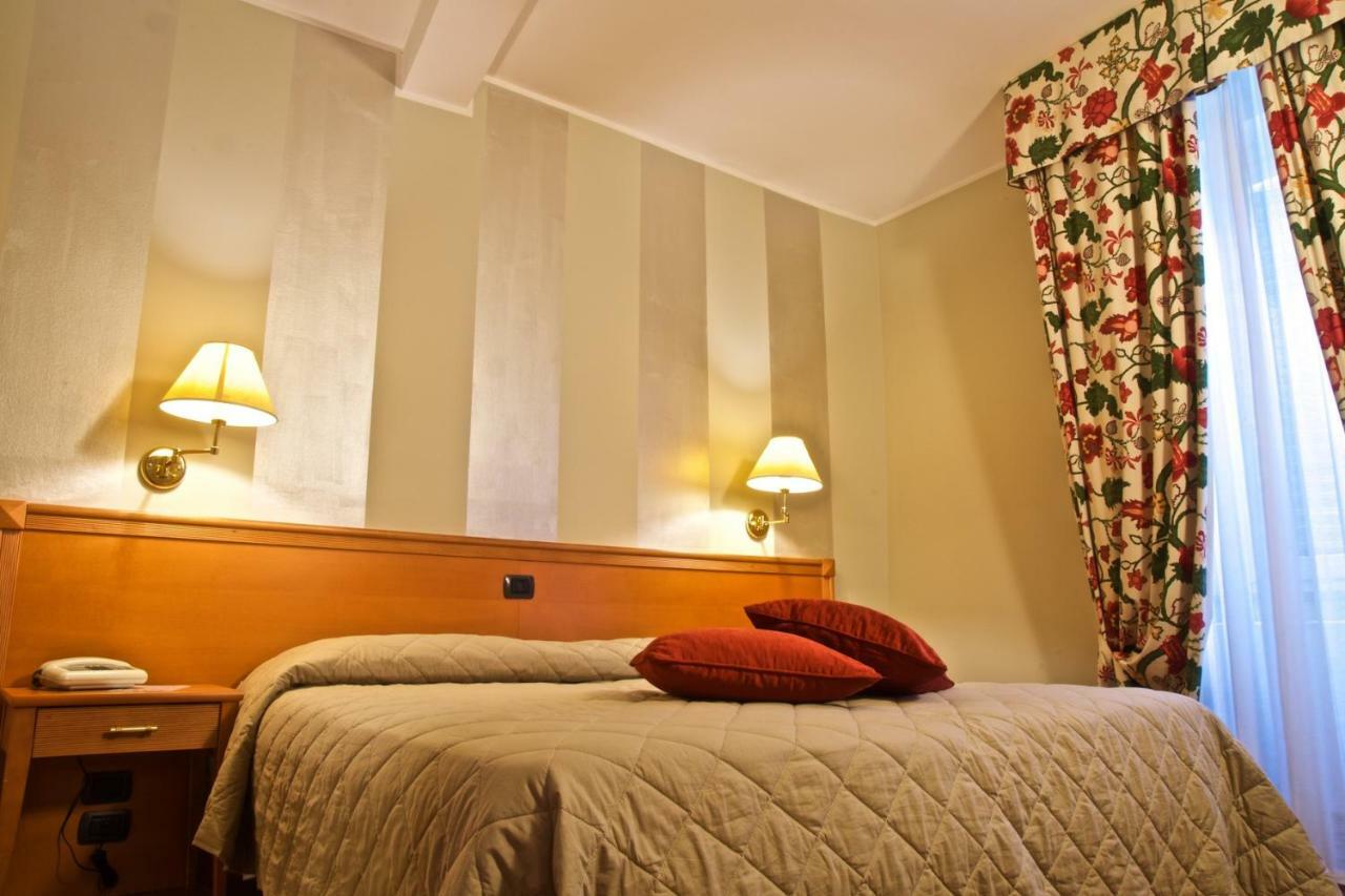 Hotel La Luna Lucca Esterno foto