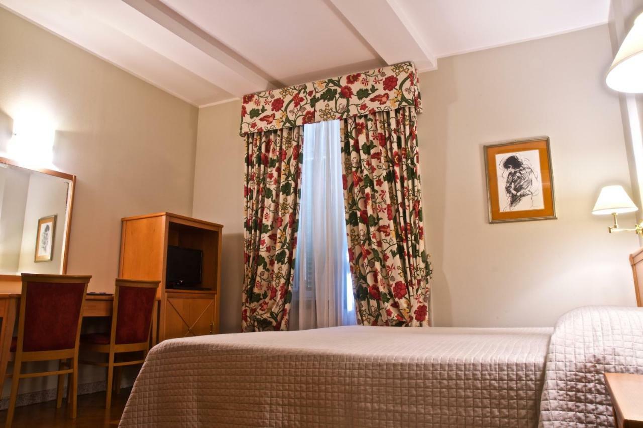 Hotel La Luna Lucca Esterno foto