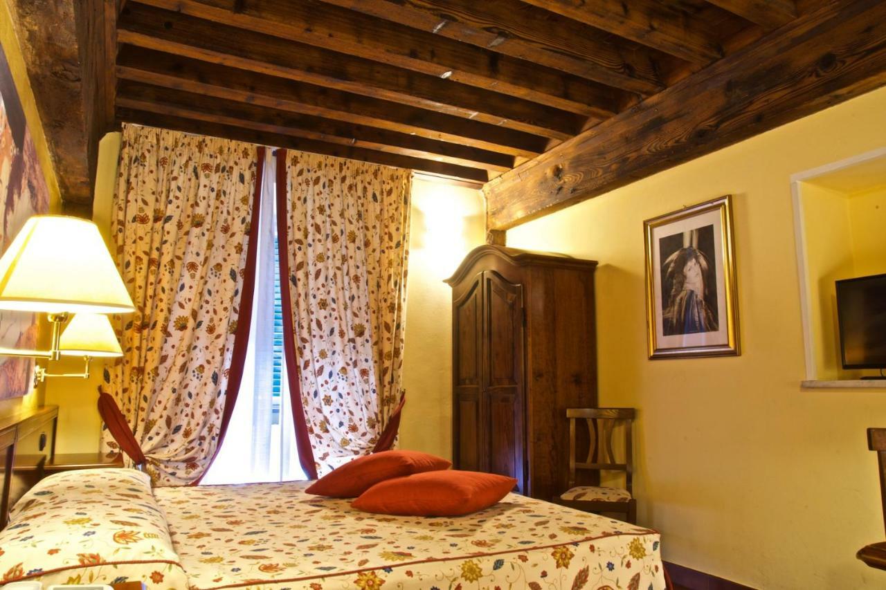 Hotel La Luna Lucca Esterno foto